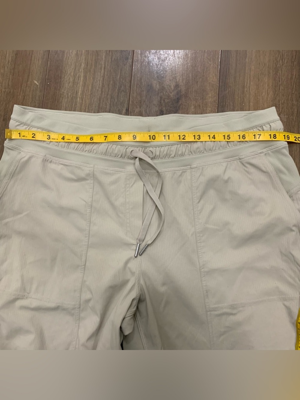 Lululemon Pant  women’s dance studio mid-Rise Cropped pant  in Light tan size 14 - Picture 10 of 16
